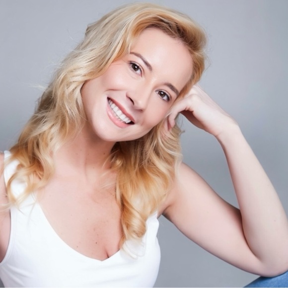 Meet Your Posher! 🛍️ - Picture 2 of 8